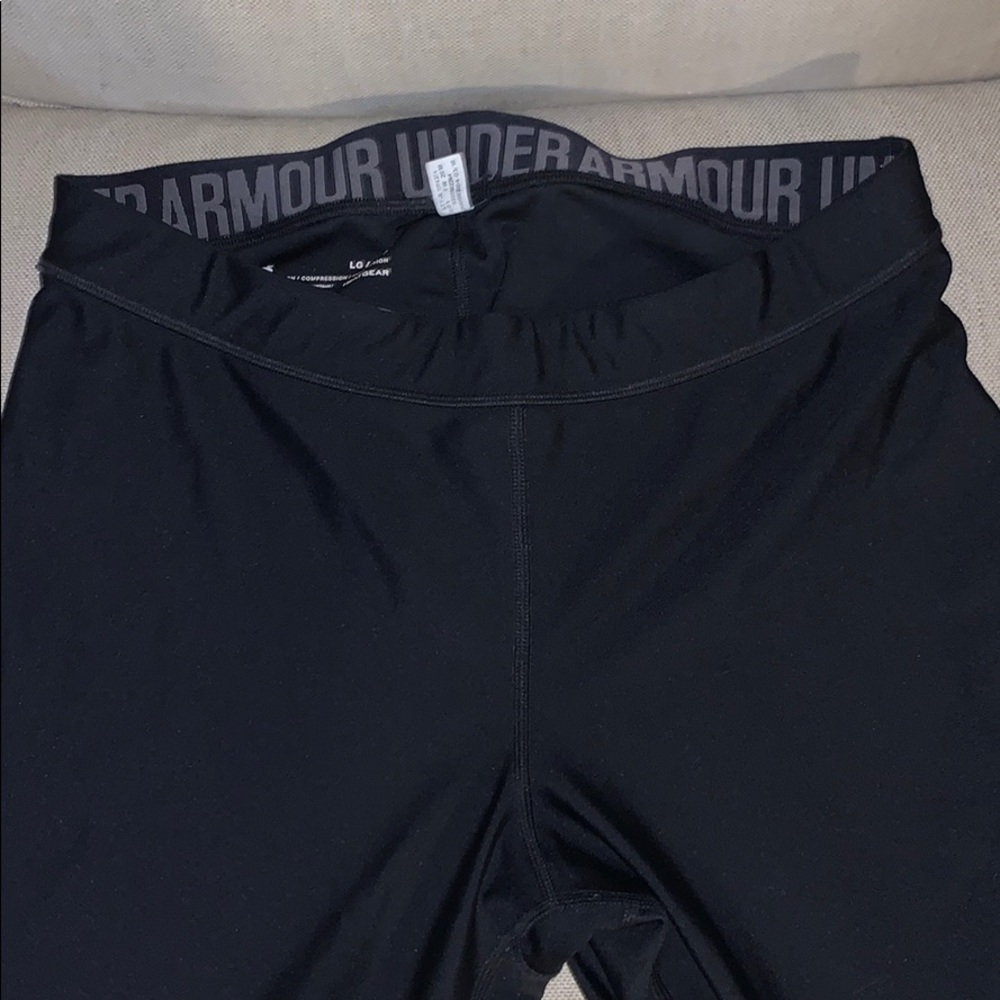 Black heat gear compression under armor leggings